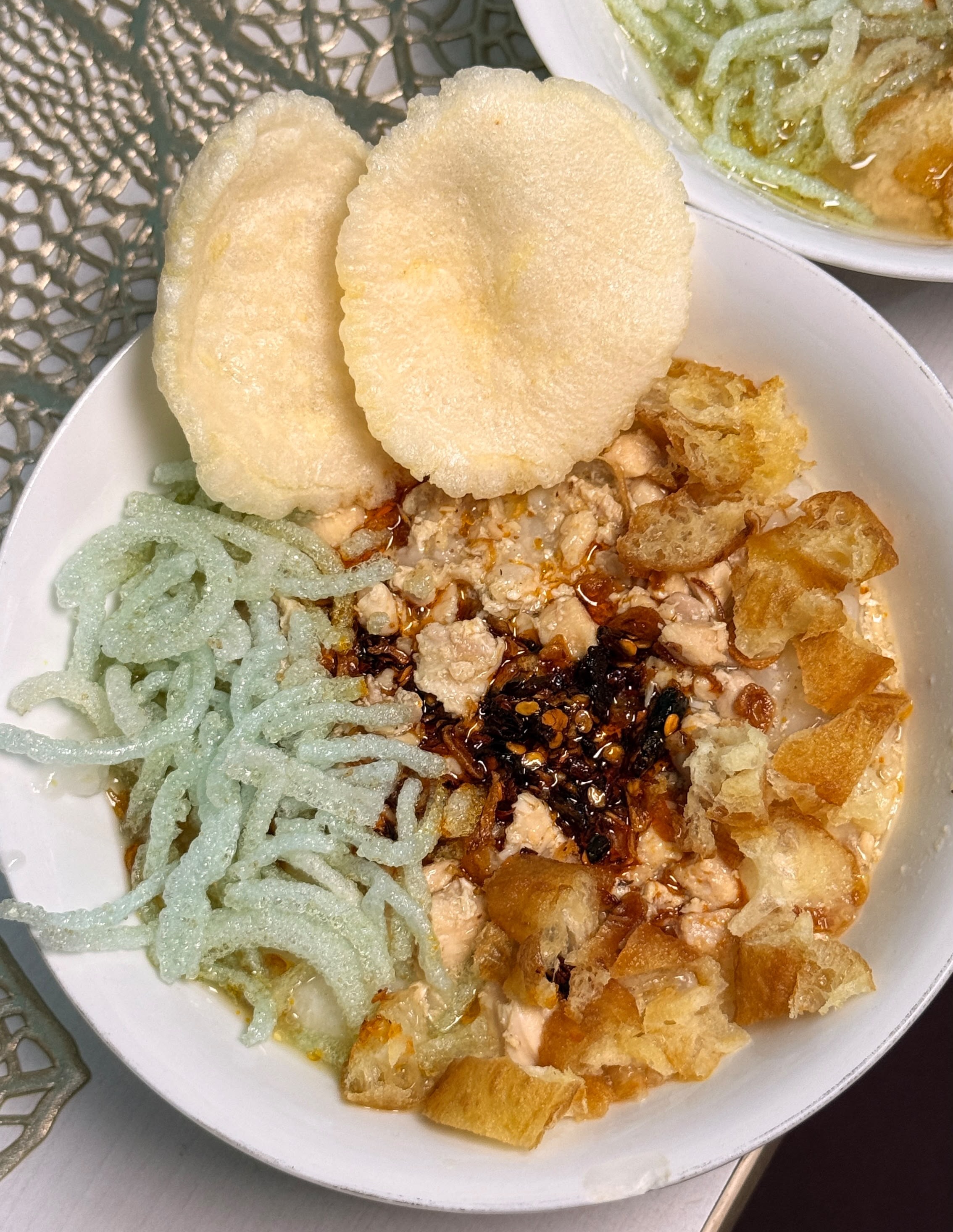 Semangkuk bubur ayam Kedai Bubur Saudara